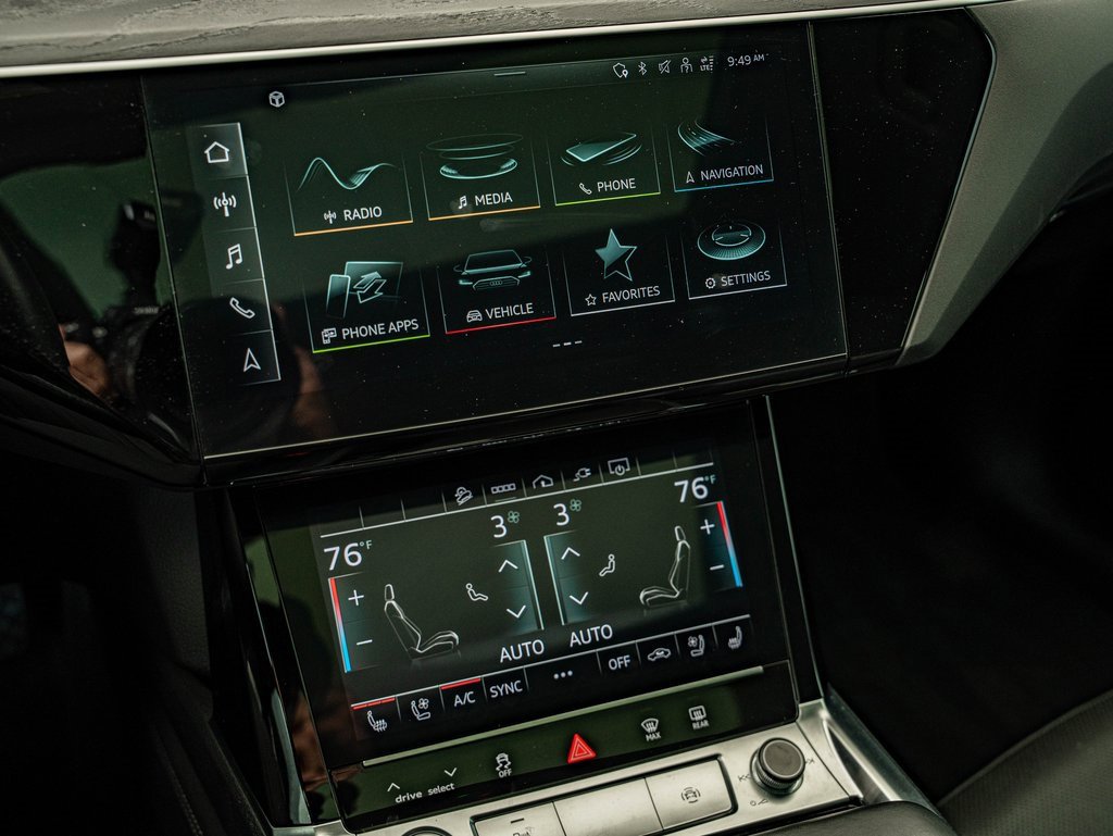 Used 2021 Audi e-tron Premium Plus w/ Premium Plus Package image 25