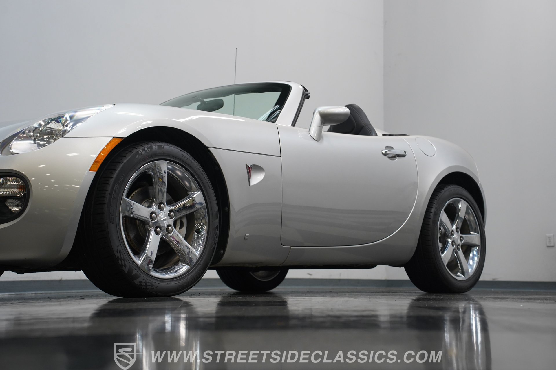 Used 2007 Pontiac Solstice GXP w/ Premium Package RWD image 22