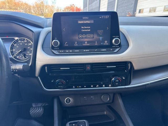 Used 2021 Nissan Rogue SV w/ Premium Package image 16