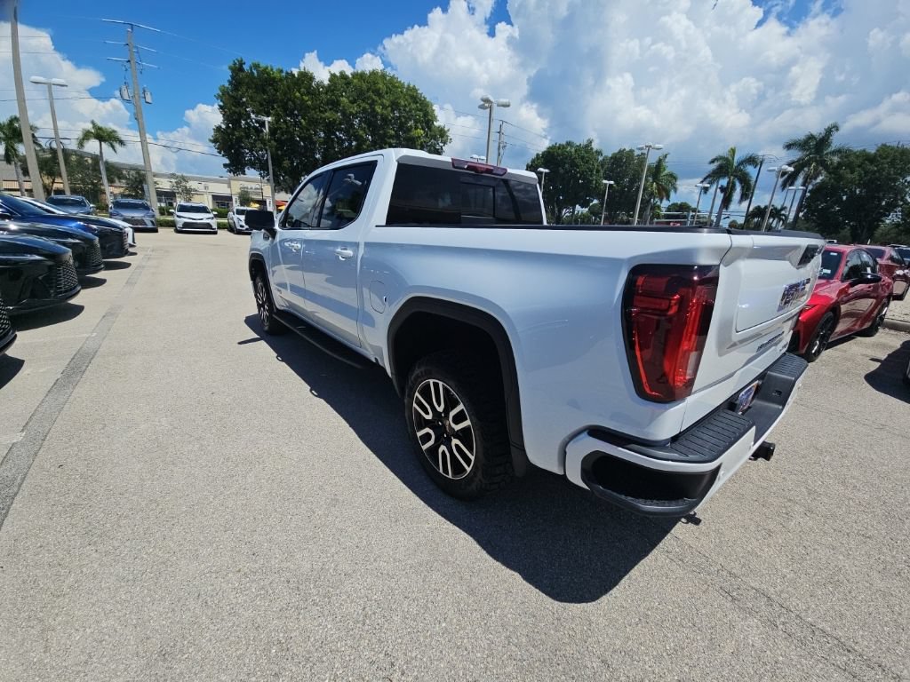 Used 2025 GMC Sierra 1500 AT4 w/ AT4 Premium Package AWD/4WD image 11