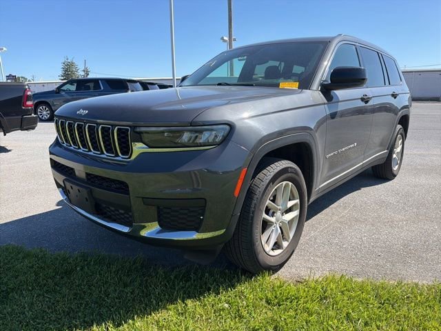 Used 2024 Jeep Grand Cherokee L Laredo AWD/4WD image 3