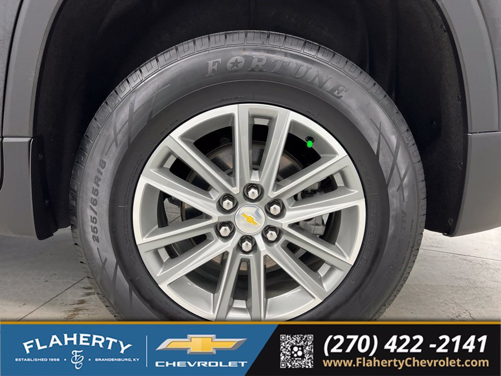 Used 2023 Chevrolet Traverse LT FWD image 19