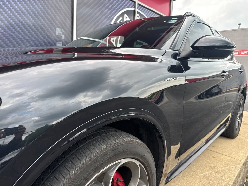 Used 2023 Alfa Romeo Stelvio Veloce AWD/4WD image 17