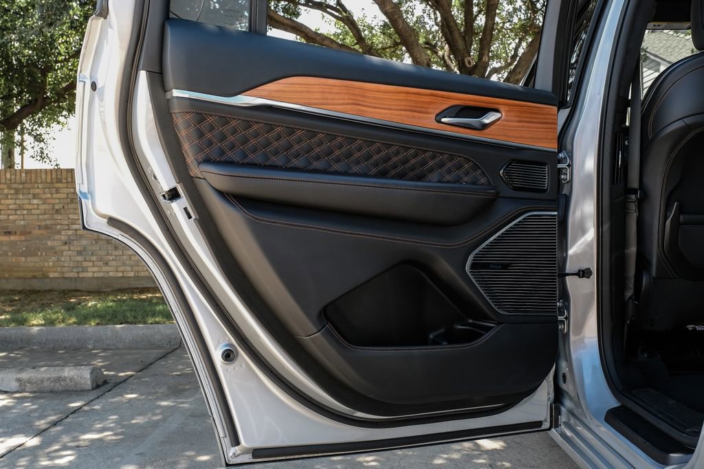 Used 2023 Jeep Grand Cherokee L Summit image 61