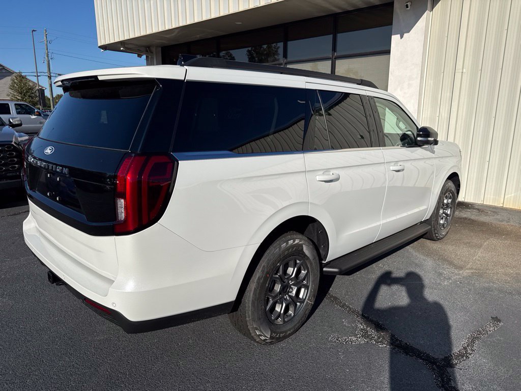 New 2027 Ford Expedition Active RWD image 4