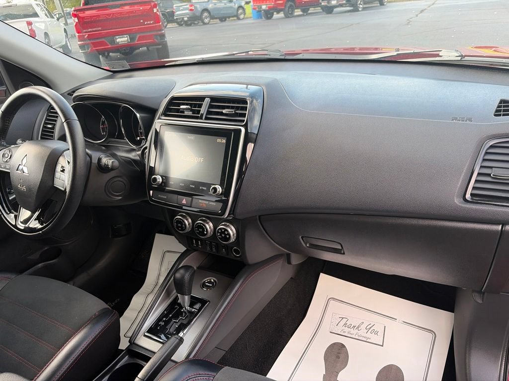 Used 2025 Mitsubishi Outlander Sport ES AWD/4WD image 37