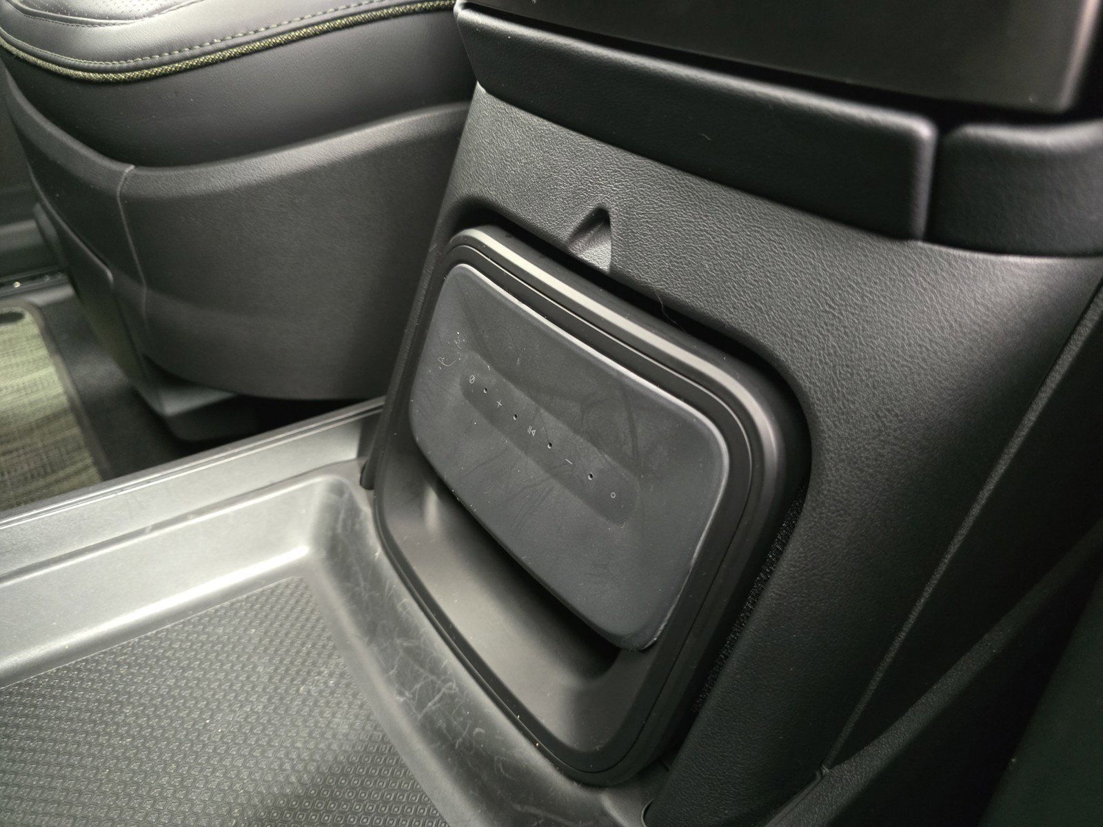 Used 2024 Rivian R1S Adventure AWD/4WD image 33