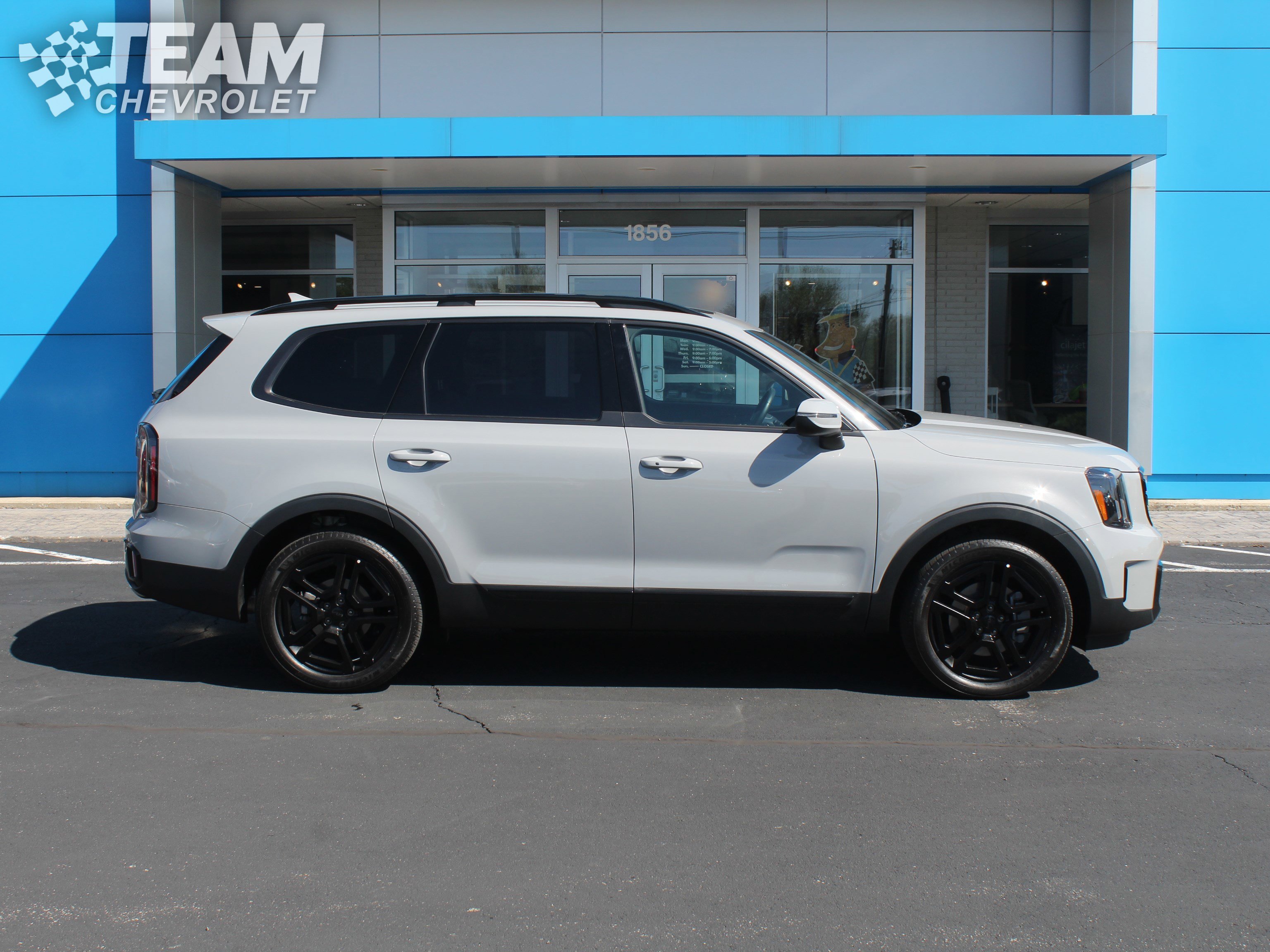 Used 2025 Kia Telluride EX X-Line AWD/4WD image 3
