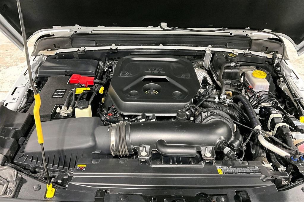 Used 2025 Jeep Wrangler Unlimited Sahara AWD/4WD image 12