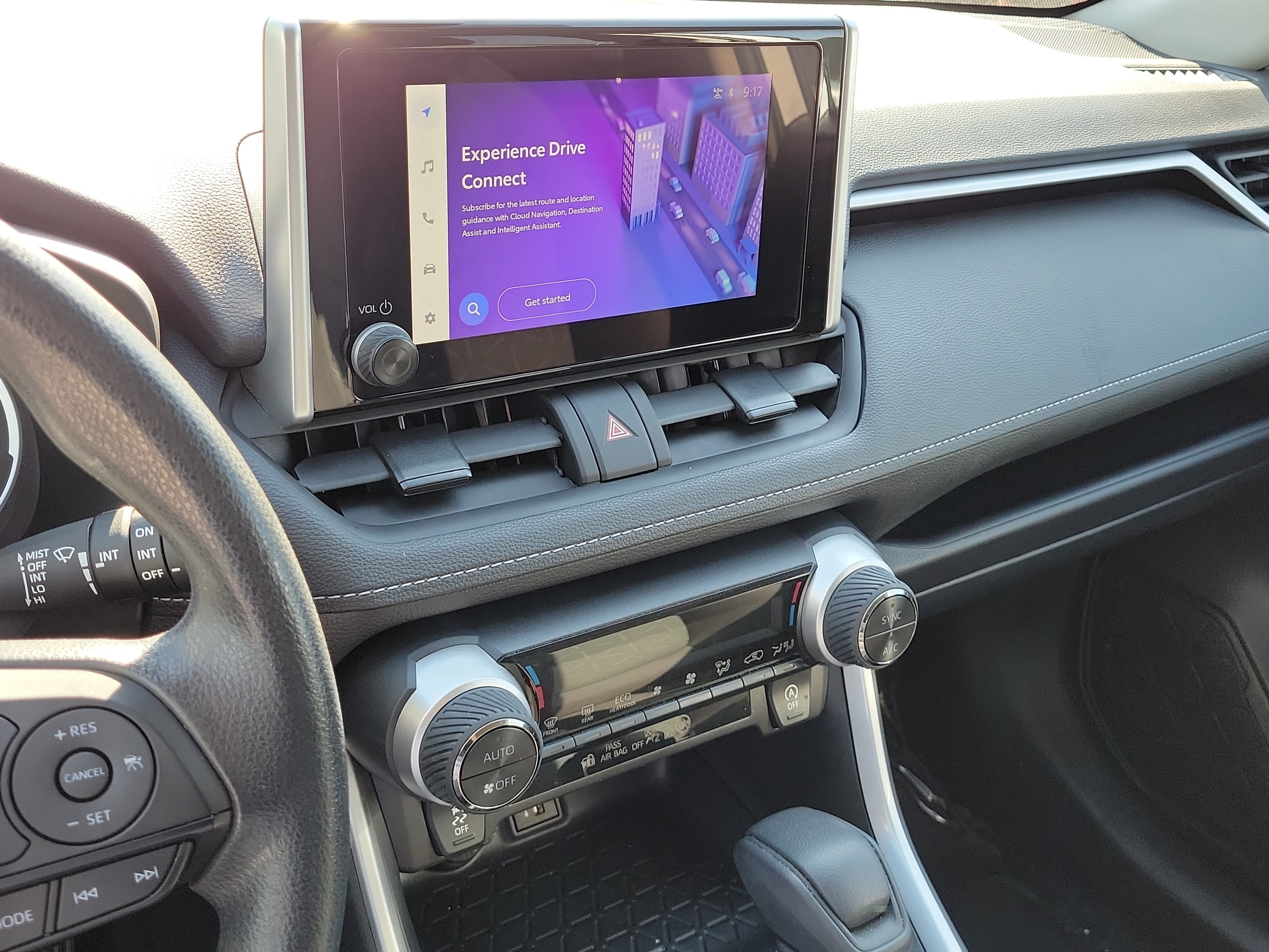 Used 2025 Toyota RAV4 XLE FWD image 27