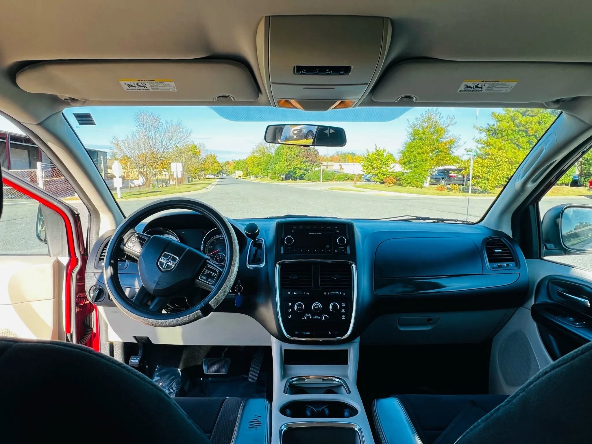 Used 2014 Dodge Grand Caravan SXT image 13