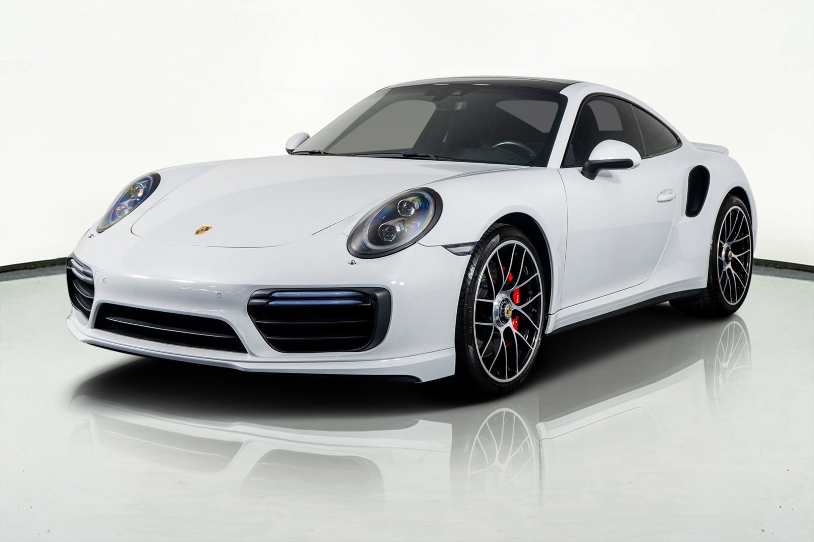 Used 2017 Porsche 911 Turbo image 21