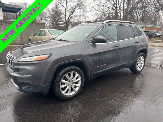 Used 2017 Jeep Cherokee Limited image 2