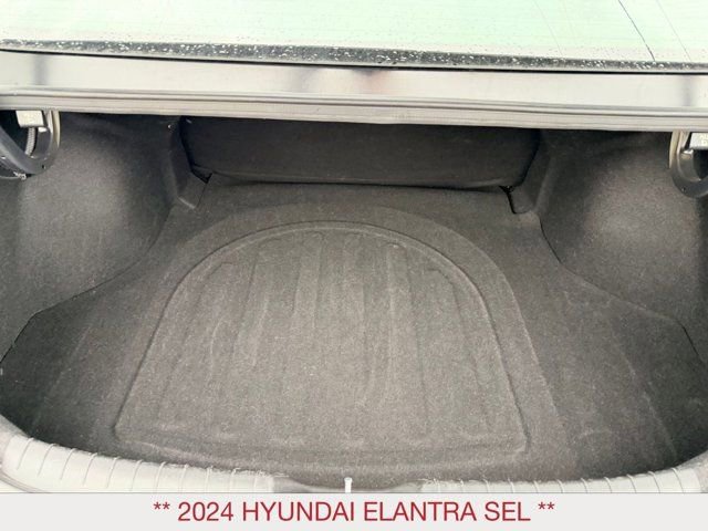 Used 2024 Hyundai Elantra SEL FWD image 12
