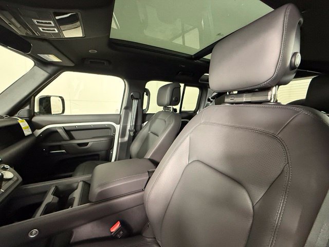New 2026 Land Rover Defender 110 X-Dynamic SE AWD/4WD image 5