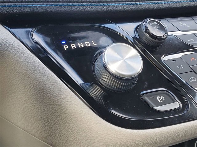 Used 2021 Chrysler Pacifica Touring-L image 15