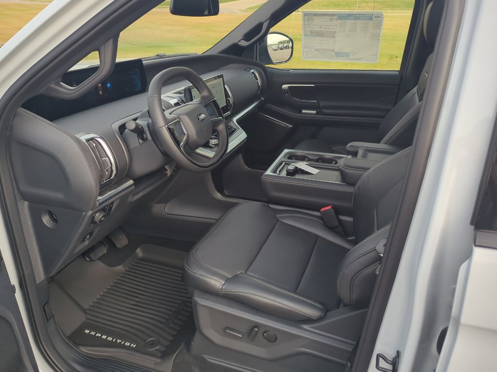 New 2025 Ford Expedition Max Platinum image 12