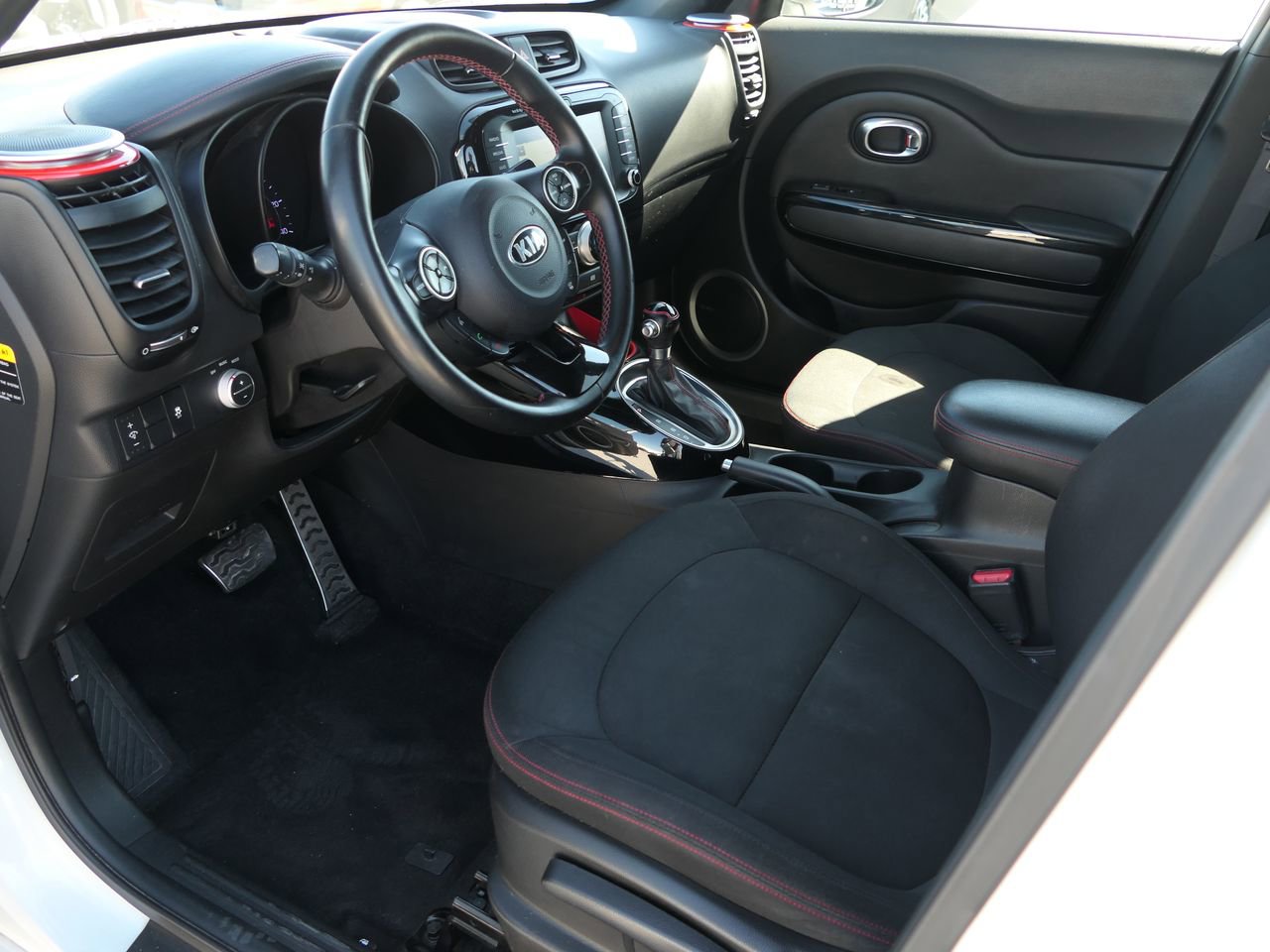 Used 2014 Kia Soul + image 19