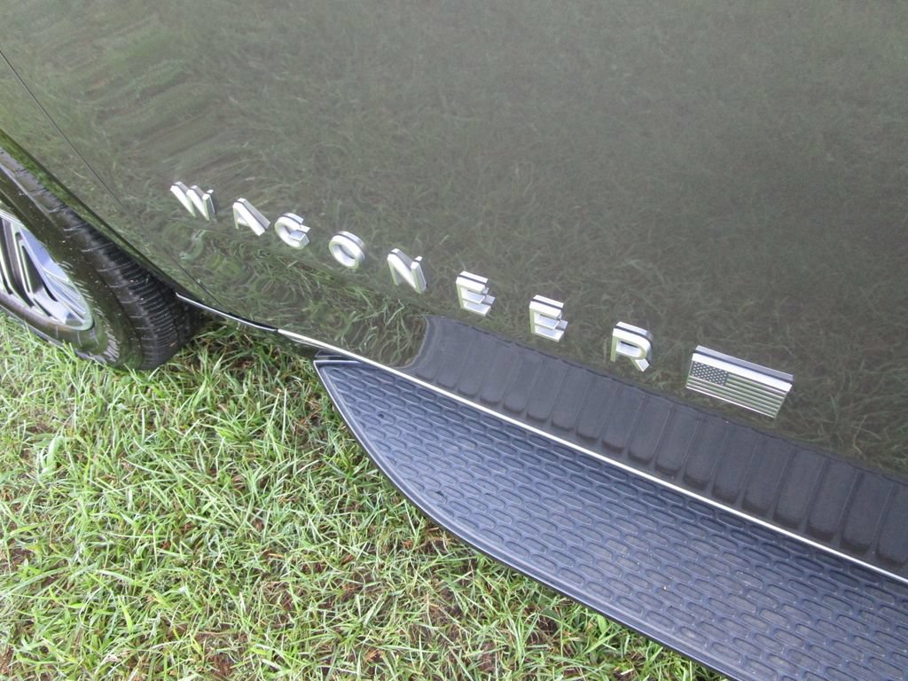 Used 2022 Jeep Wagoneer Series III AWD/4WD image 22