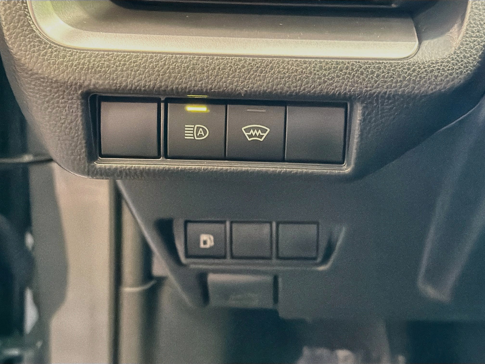 Used 2026 Toyota Prius LE FWD image 17