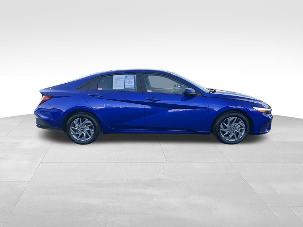 Used 2024 Hyundai Elantra SEL image 8