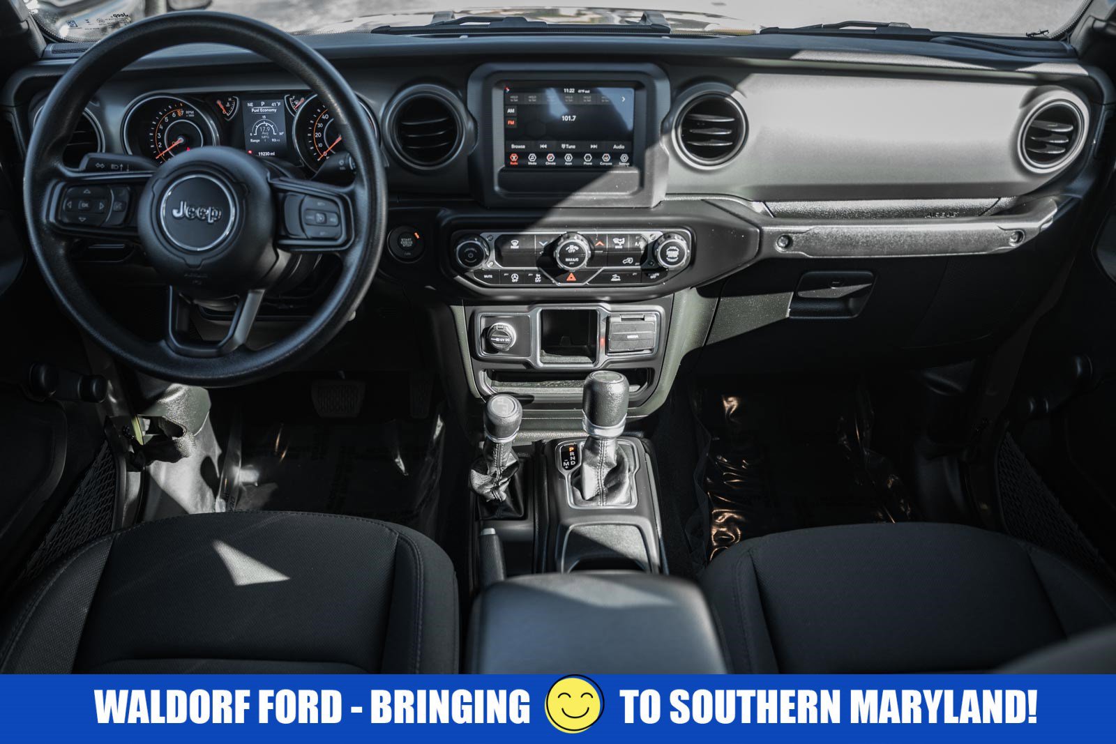 Used 2023 Jeep Gladiator Sport image 19