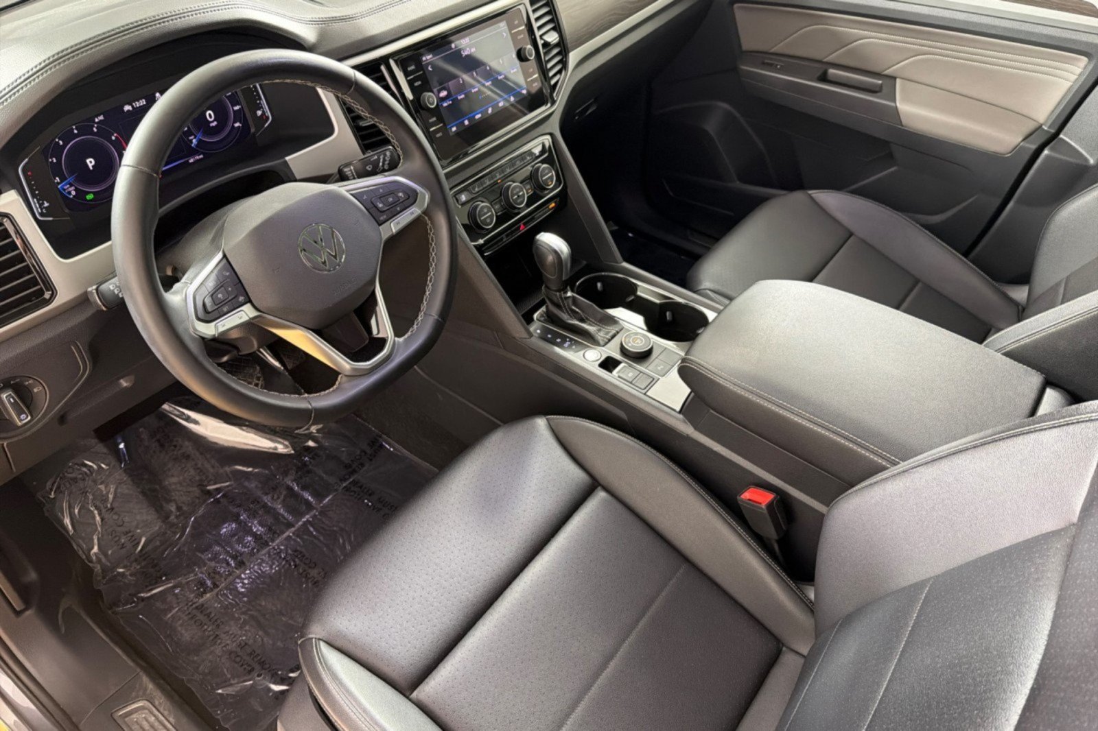 Used 2023 Volkswagen Atlas SE AWD/4WD image 9