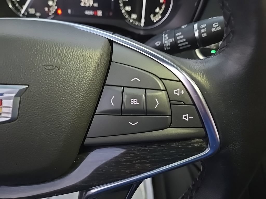 Certified 2022 Cadillac XT5 Premium Luxury w/ LPO, Floor Liner Package AWD/4WD image 24