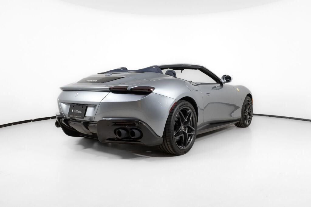 Used 2025 Ferrari Roma Spider image 8