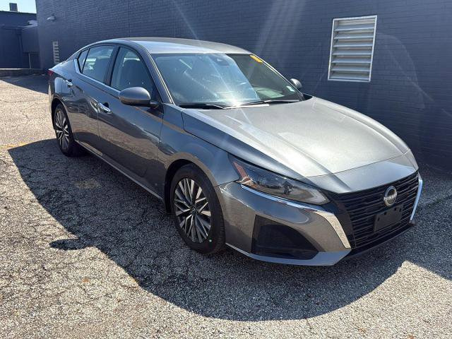 Certified 2023 Nissan Altima 2.5 SV FWD image 1
