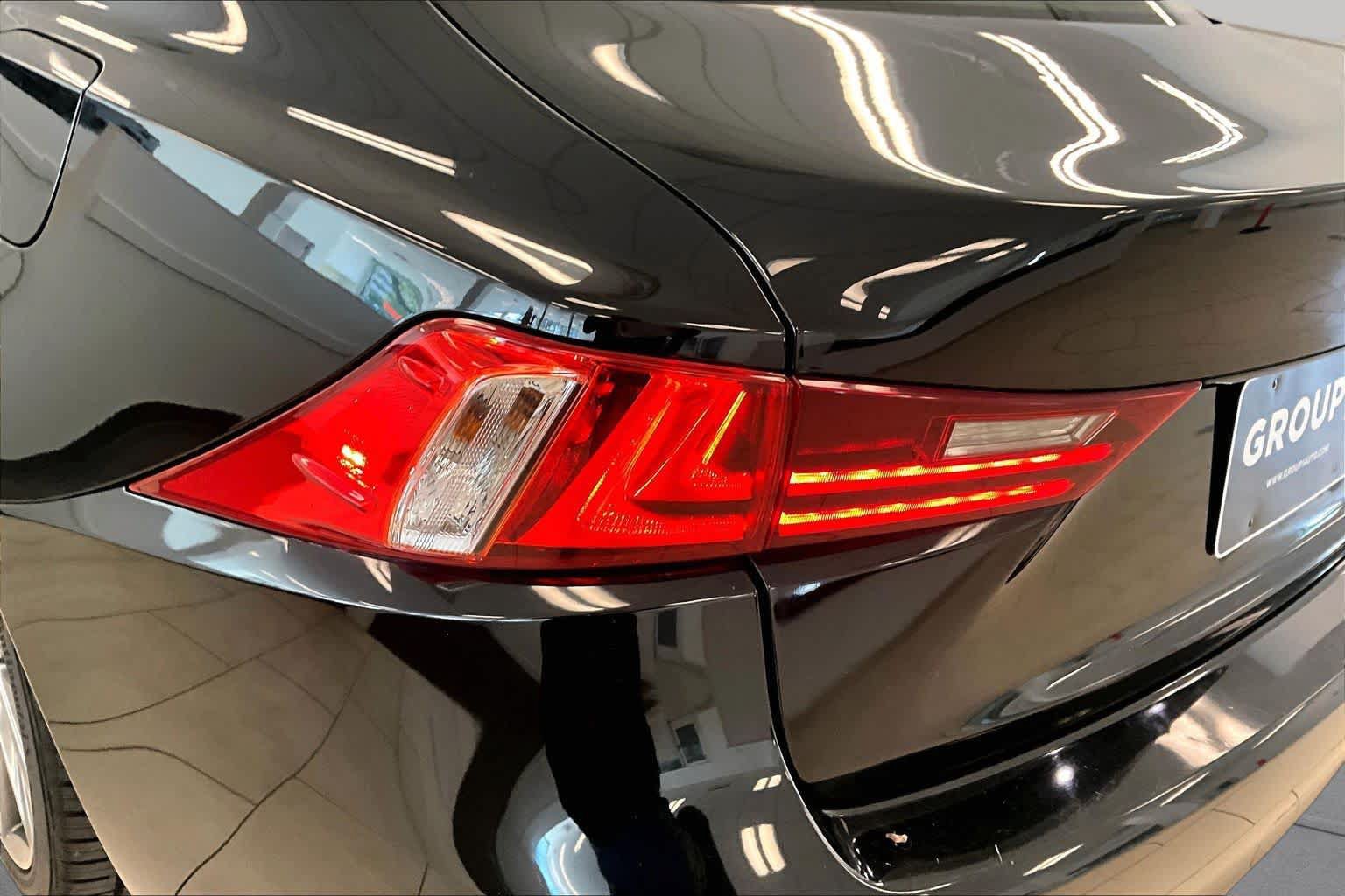 Used 2015 Lexus IS 350 w/ F-Sport Package RWD image 27