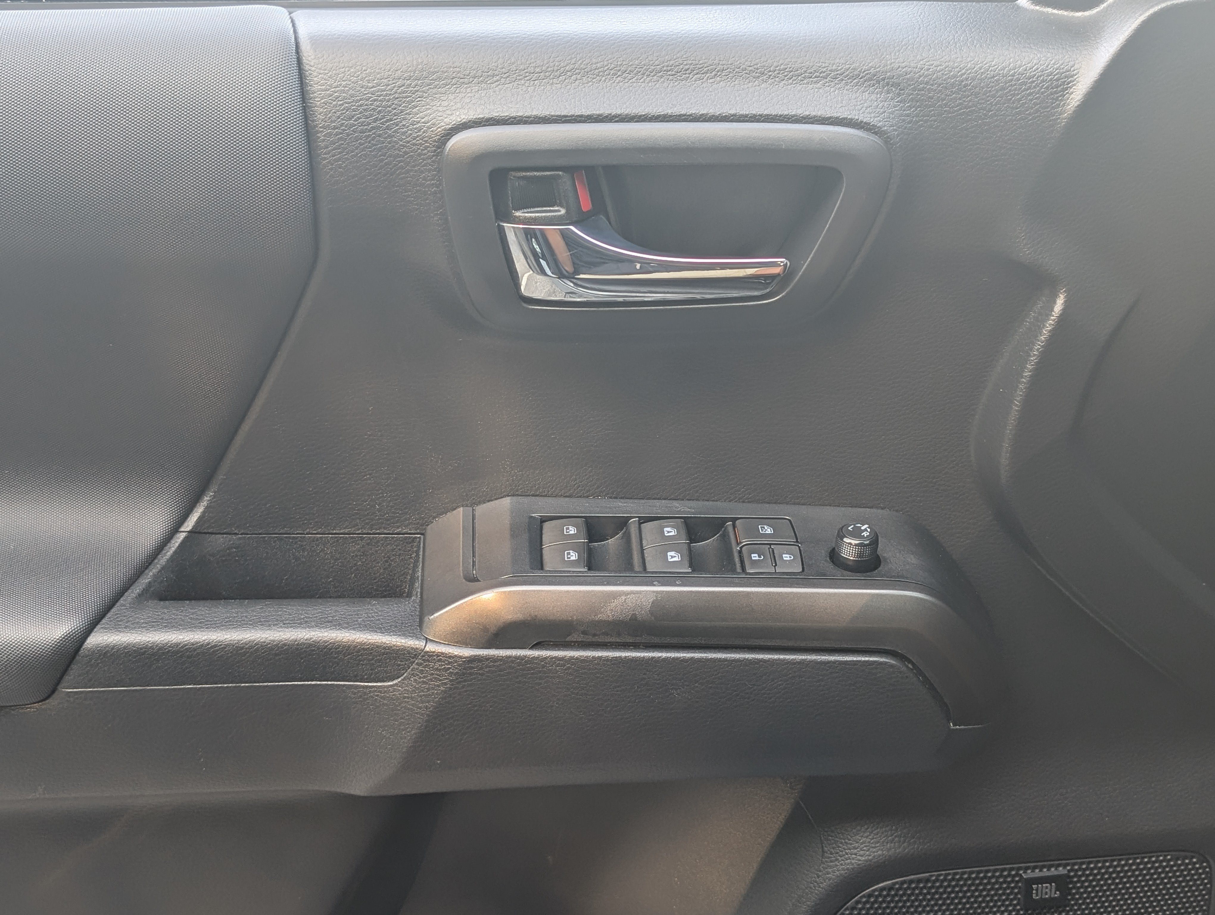 Used 2022 Toyota Tacoma TRD Off-Road w/ TRD Premium Off Road Package RWD image 17