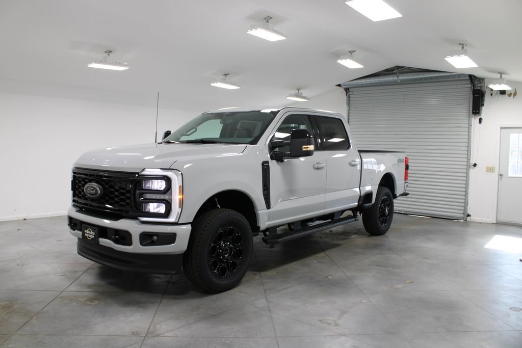 New 2026 Ford F250 Lariat w/ Black Appearance Package image 3
