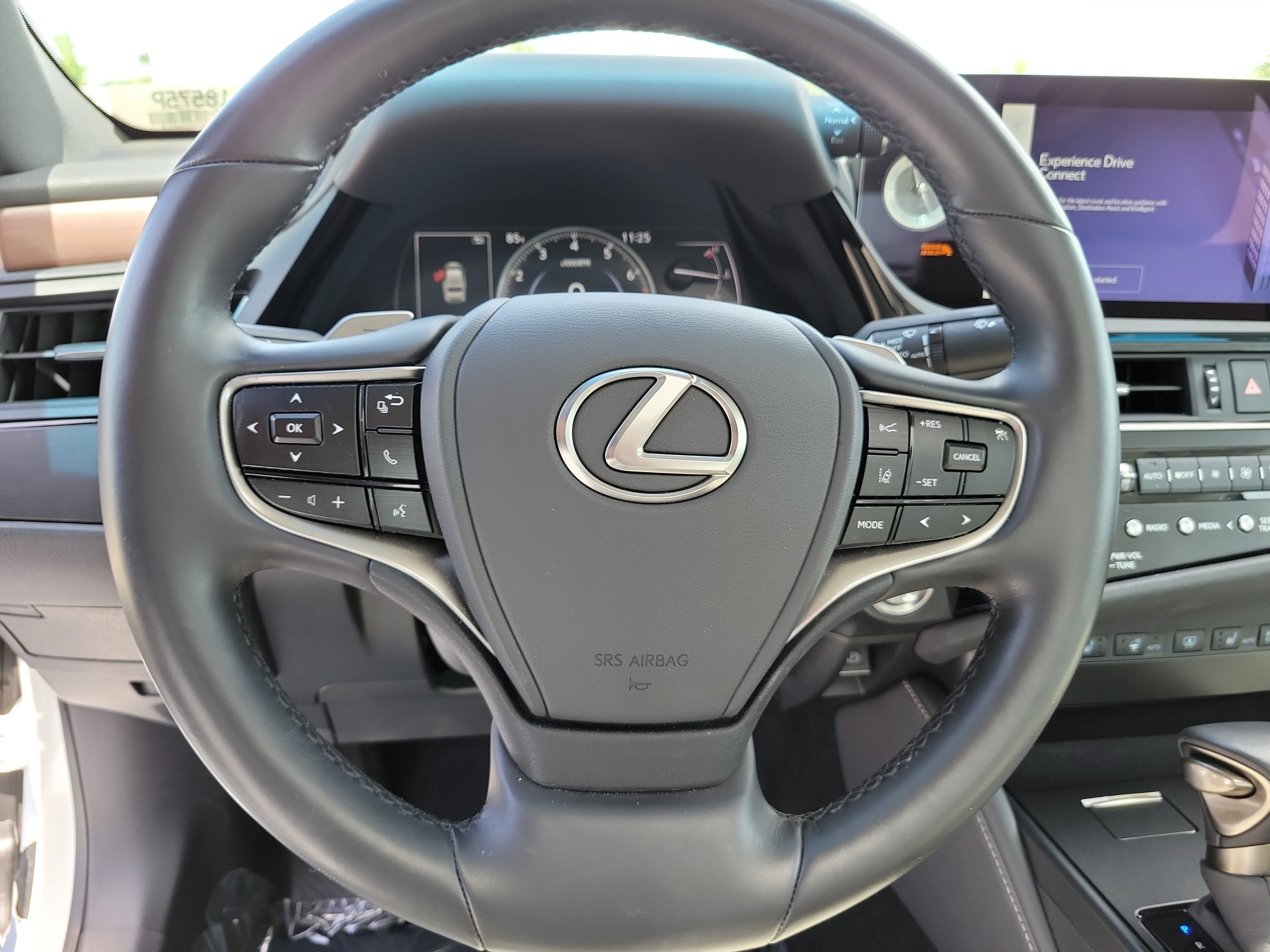 Used 2025 Lexus ES 350 w/ Premium Package FWD image 27