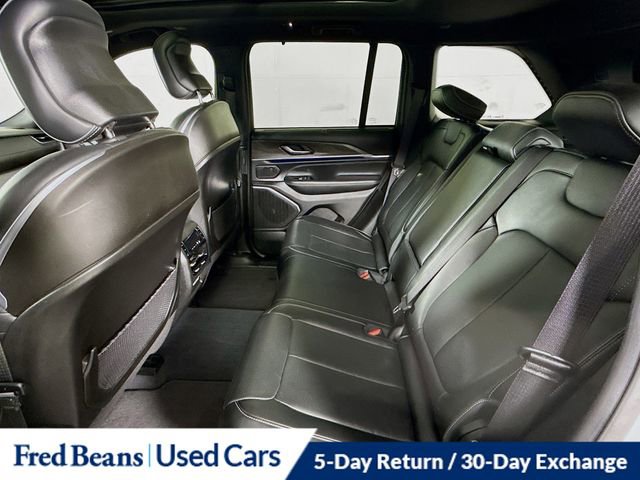 Used 2023 Jeep Grand Cherokee Overland w/ Luxury Tech Group IV AWD/4WD image 33