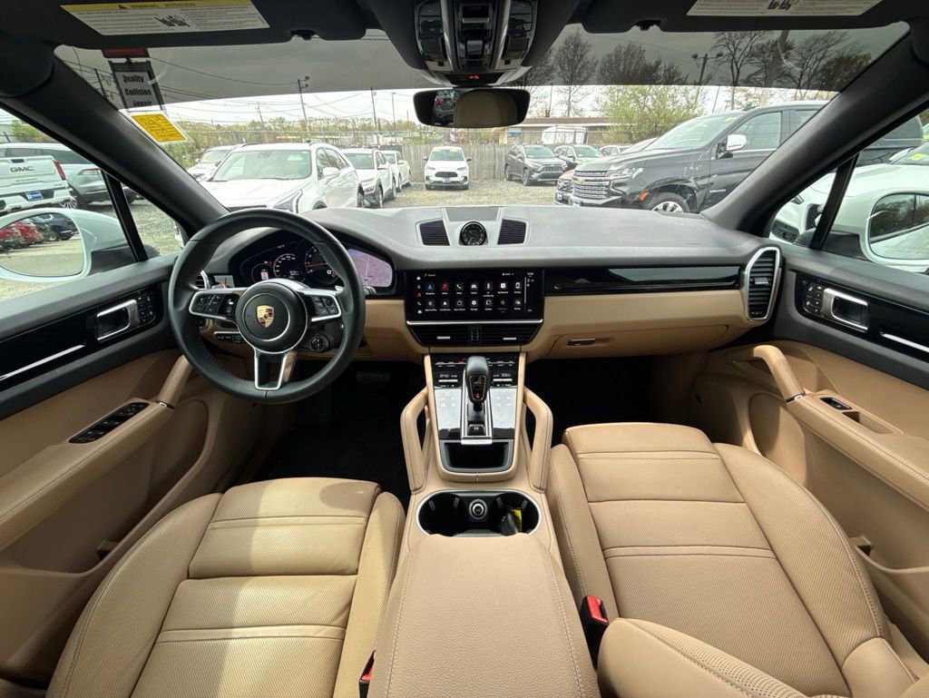 Used 2023 Porsche Cayenne AWD/4WD image 24