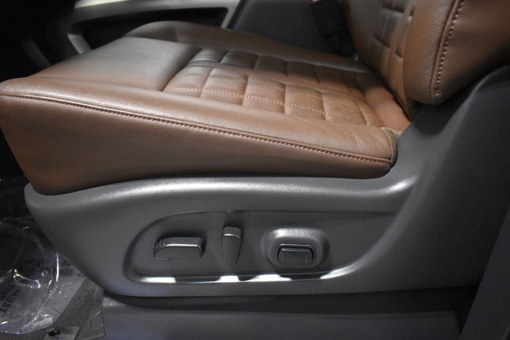 Certified 2023 Nissan Titan Platinum Reserve w/ Moonroof Package AWD/4WD image 20