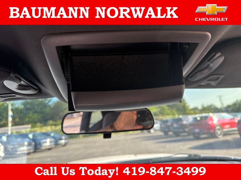 Used 2013 Dodge Challenger SXT RWD image 33