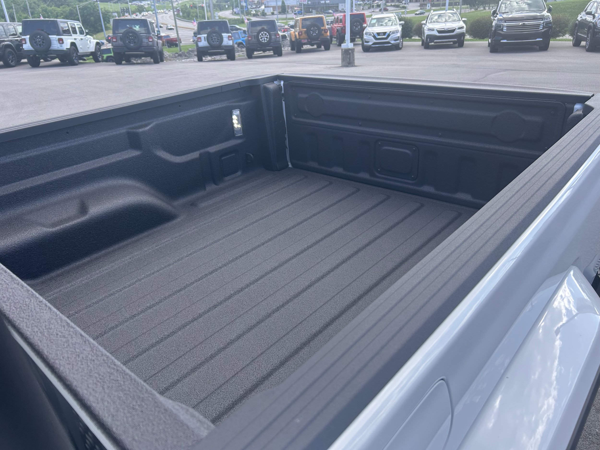 New 2026 Jeep Gladiator Sport AWD/4WD image 12