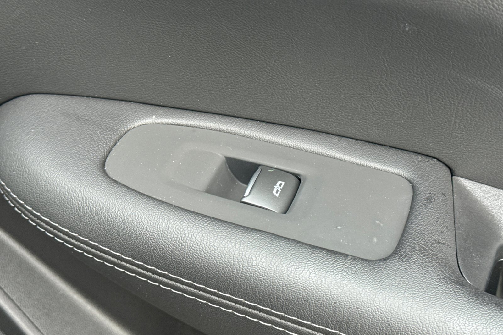 Used 2025 Cadillac XT5 Premium Luxury w/ LPO, Red Accent Package image 21