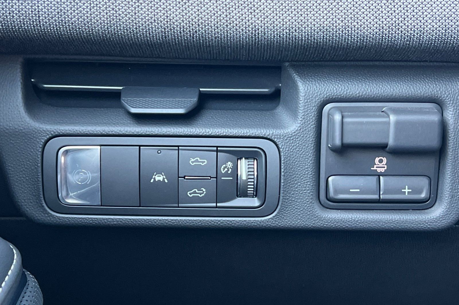 Used 2026 GMC Sierra EV Elevation w/ LPO, Elevation Dark Package image 35