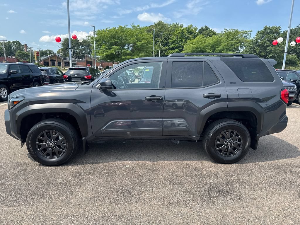 Used 2025 Toyota 4Runner SR5 AWD/4WD image 4
