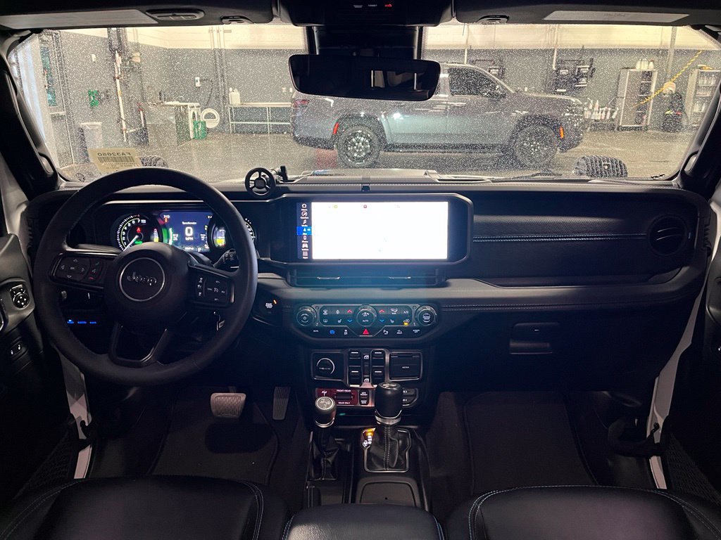 Used 2024 Jeep Wrangler Unlimited Rubicon 4xe AWD/4WD image 13