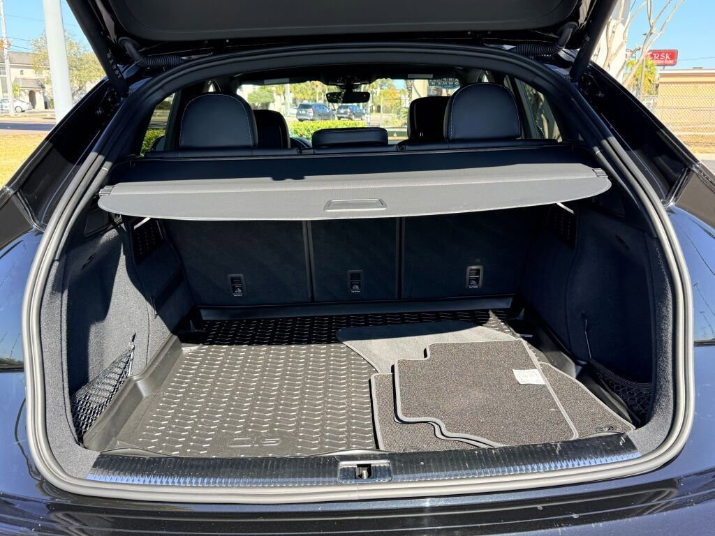 Used 2024 Audi SQ5 Prestige image 13