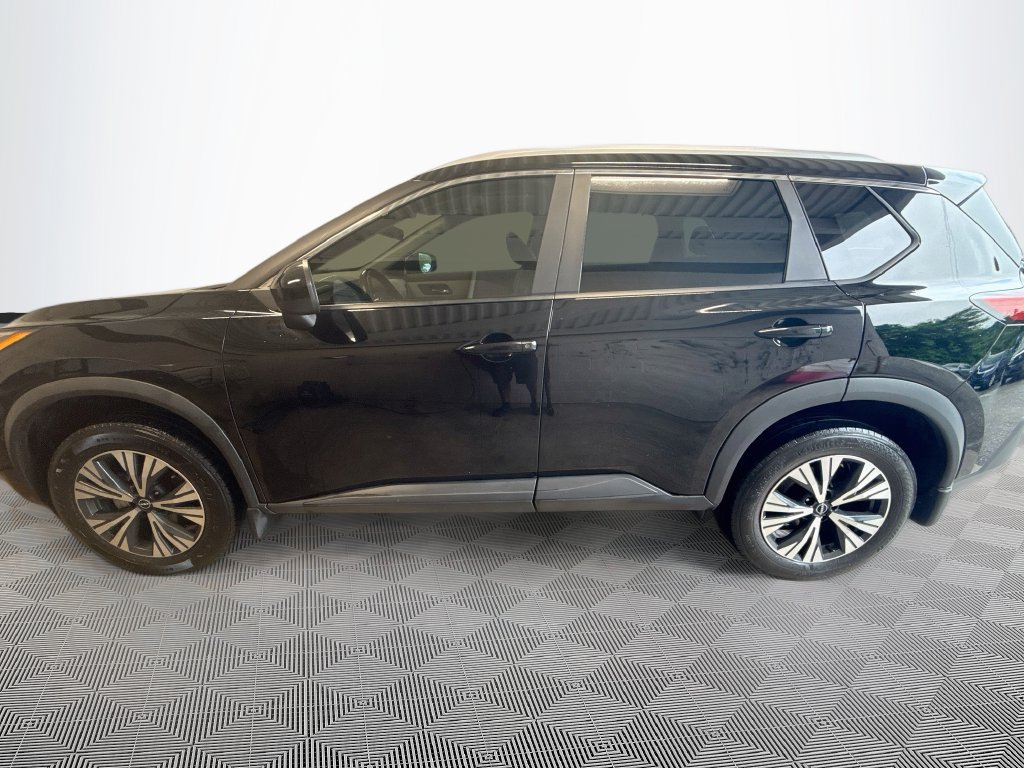 Used 2023 Nissan Rogue SV w/ SV Premium B Package FWD image 9