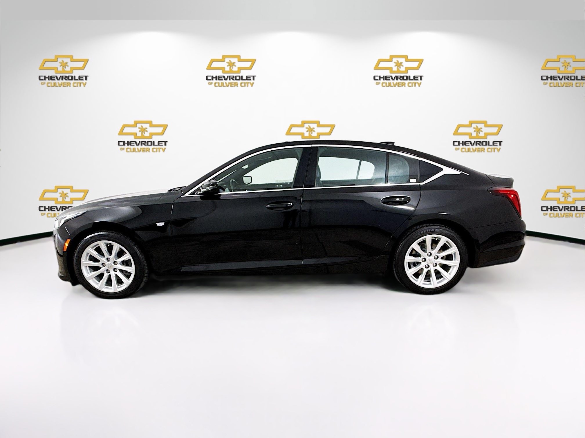 Used 2023 Cadillac CT5 Luxury w/ Cold Weather Package RWD image 5