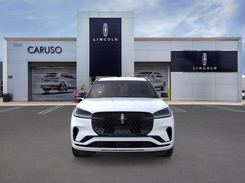 New 2026 Lincoln Aviator AWD w/ Jet Appearance Package image 6