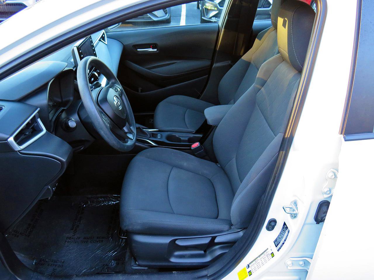 Used 2020 Toyota Corolla LE FWD image 11
