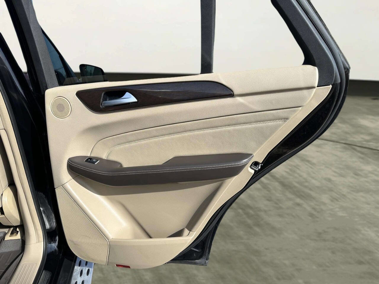 Used 2014 Mercedes-Benz ML 350 ML 350 4MATIC AWD 4dr SUV image 17