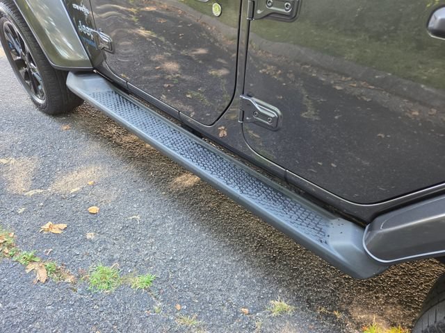 Used 2022 Jeep Wrangler Unlimited Sahara w/ Cold Weather Group AWD/4WD image 39